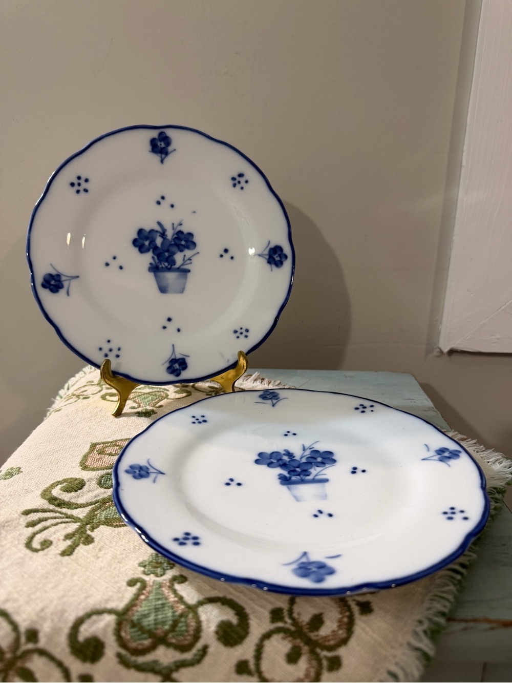 Vintage Cordon Bleu Blue and White Scalloped Floral Plate Set